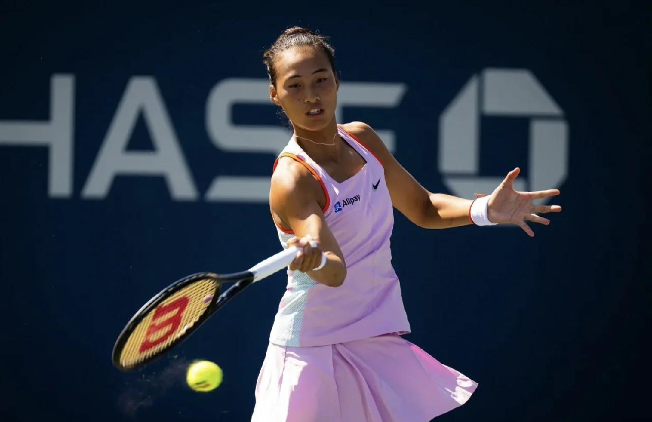 网球发球网球发球动作